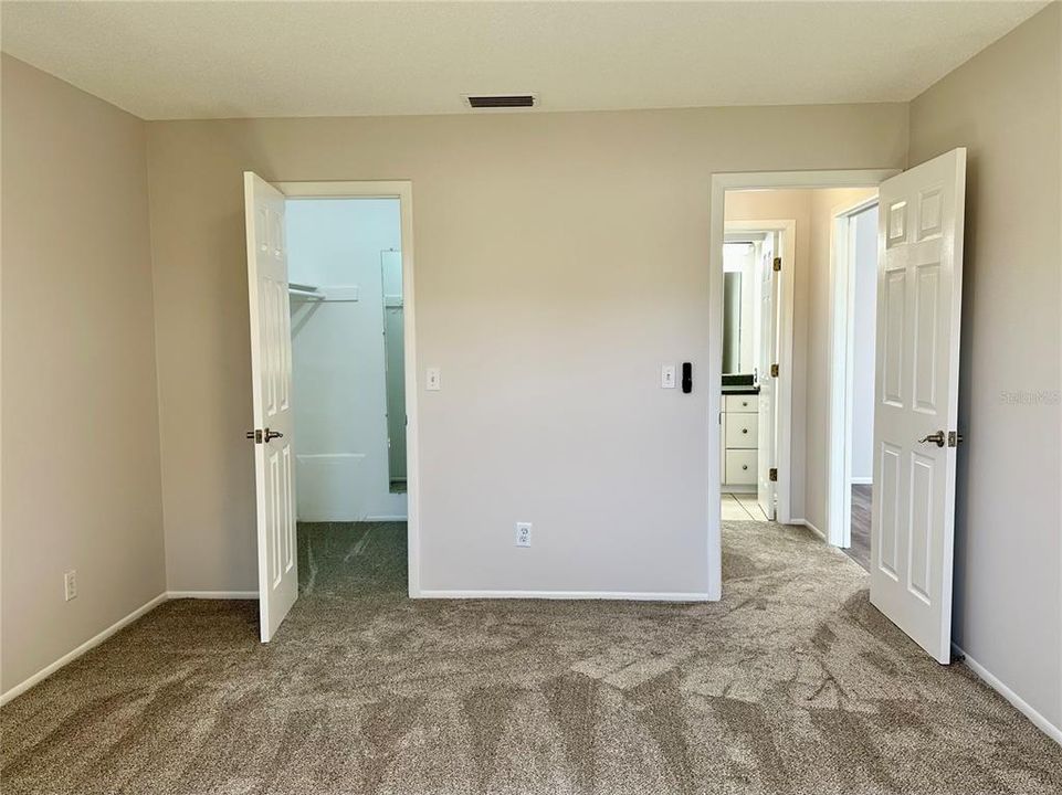 For Sale: $308,900 (2 beds, 2 baths, 1267 Square Feet)