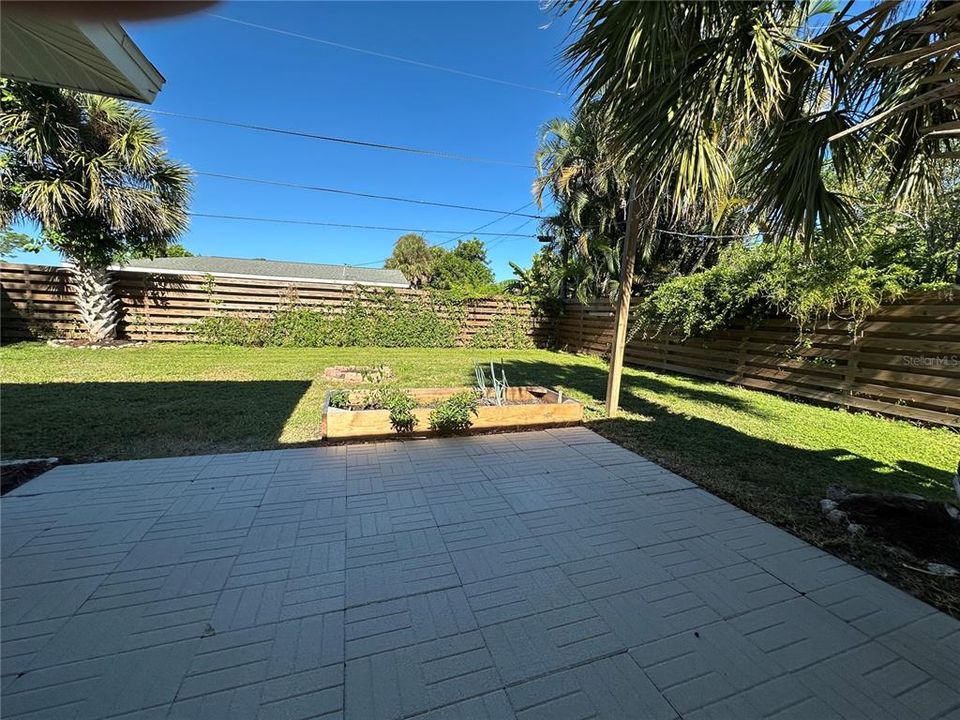 For Sale: $308,900 (2 beds, 2 baths, 1267 Square Feet)