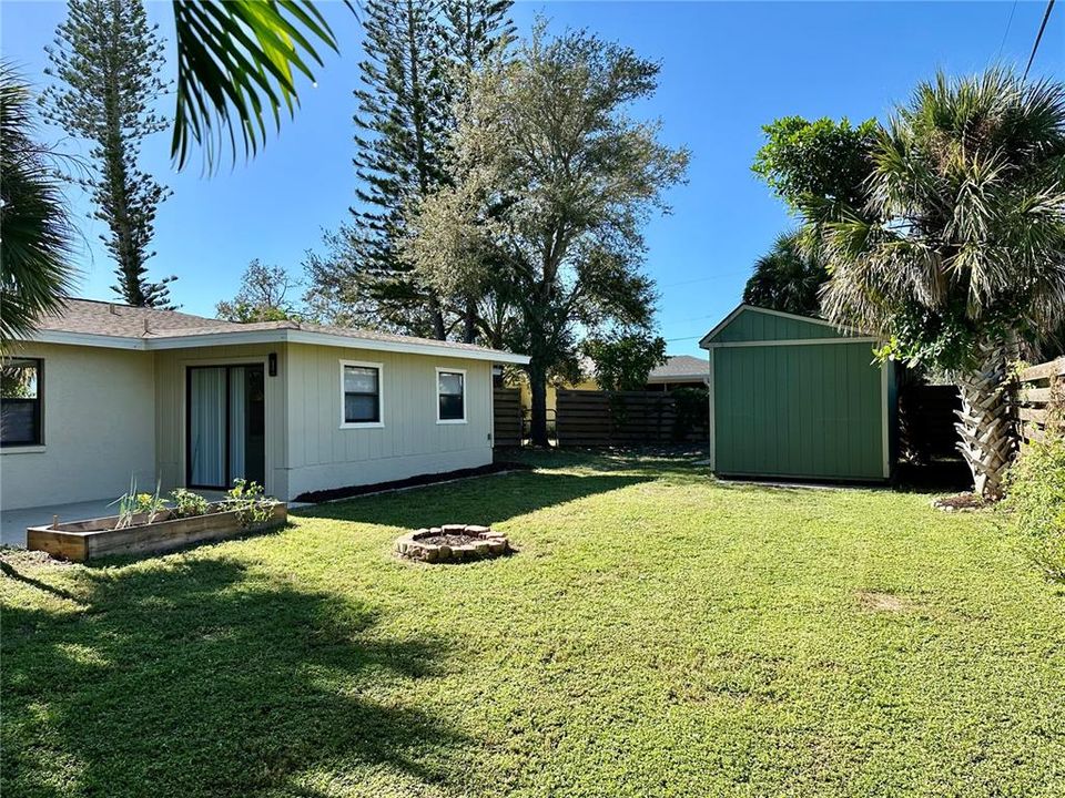 For Sale: $308,900 (2 beds, 2 baths, 1267 Square Feet)