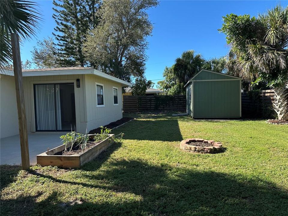 For Sale: $308,900 (2 beds, 2 baths, 1267 Square Feet)