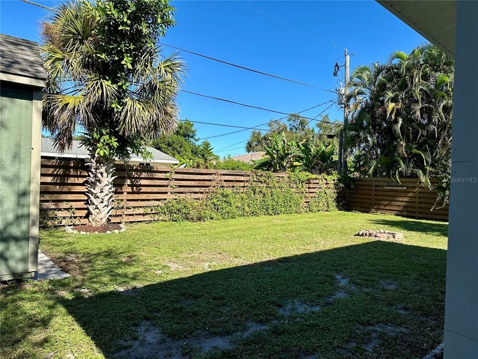 For Sale: $308,900 (2 beds, 2 baths, 1267 Square Feet)