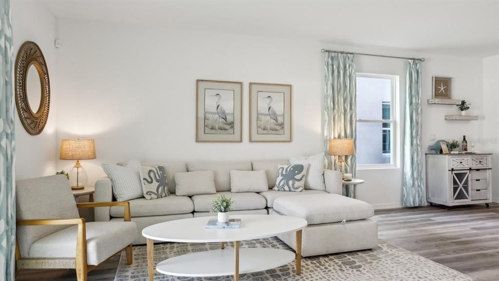 Activo con contrato: $329,990 (3 camas, 2 baños, 1560 Pies cuadrados)