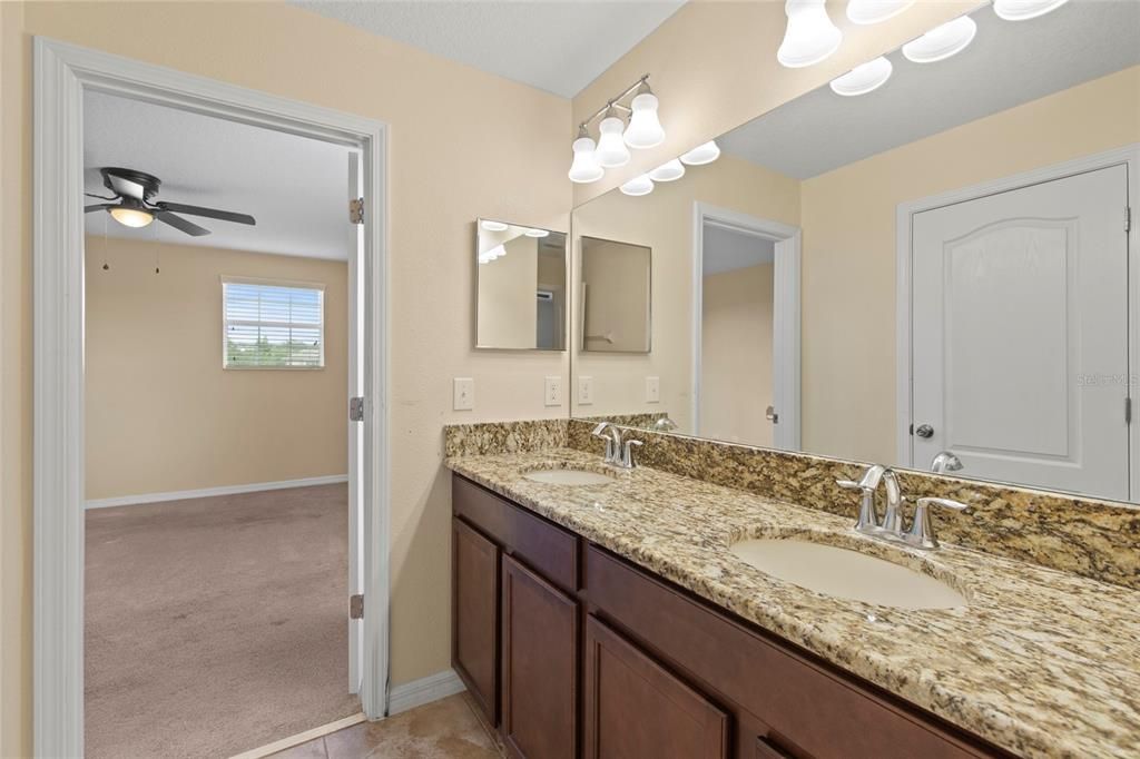 For Sale: $345,000 (4 beds, 3 baths, 3122 Square Feet)