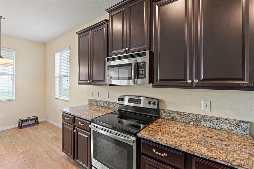 For Sale: $345,000 (4 beds, 3 baths, 3122 Square Feet)