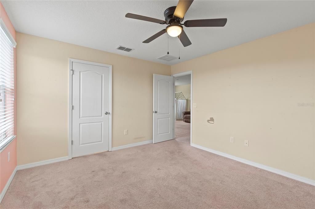 For Sale: $345,000 (4 beds, 3 baths, 3122 Square Feet)