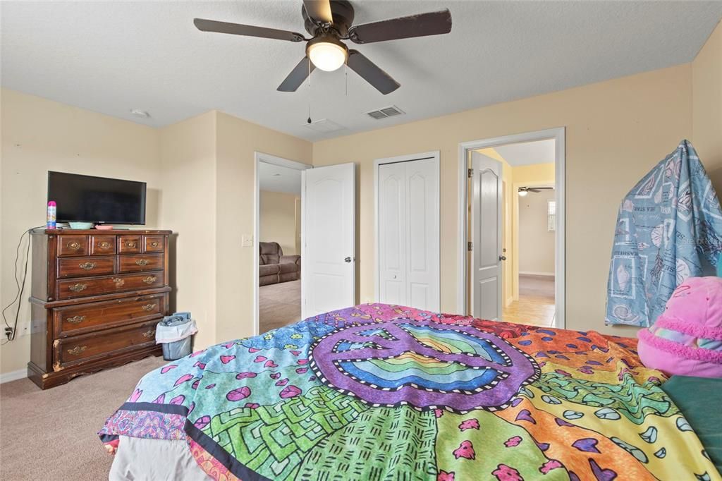 For Sale: $345,000 (4 beds, 3 baths, 3122 Square Feet)