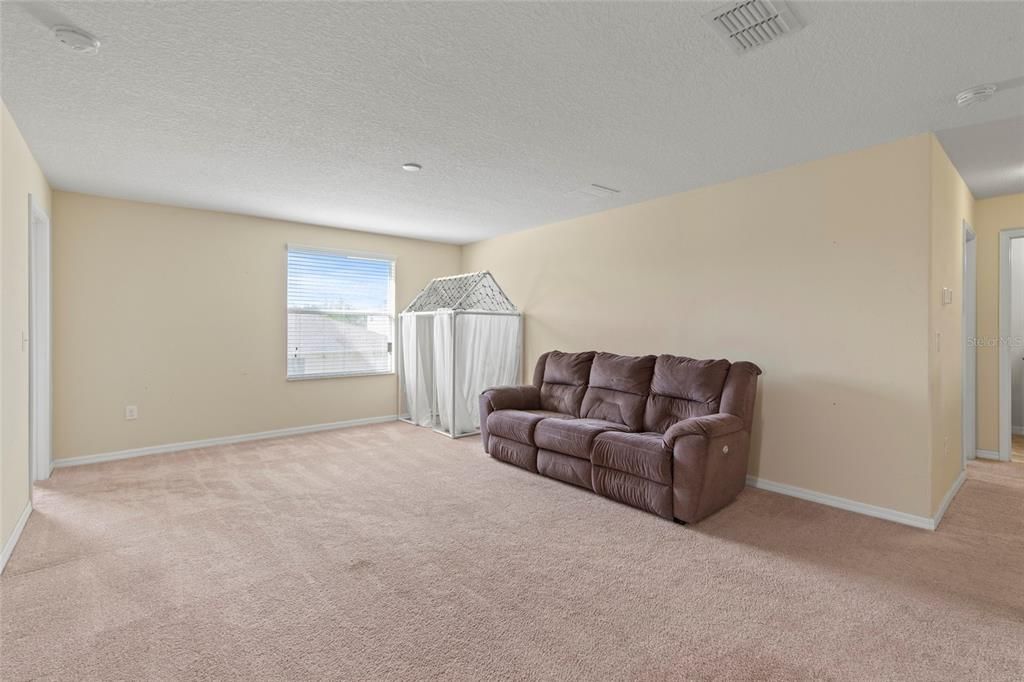 For Sale: $345,000 (4 beds, 3 baths, 3122 Square Feet)