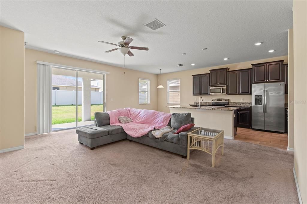 For Sale: $345,000 (4 beds, 3 baths, 3122 Square Feet)