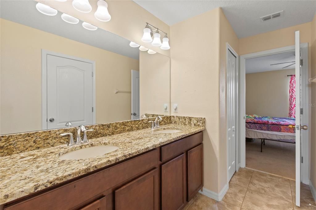 For Sale: $345,000 (4 beds, 3 baths, 3122 Square Feet)