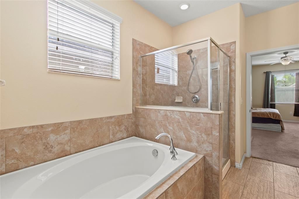 For Sale: $345,000 (4 beds, 3 baths, 3122 Square Feet)