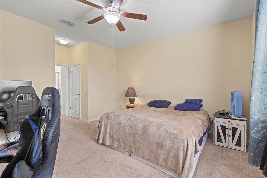 For Sale: $345,000 (4 beds, 3 baths, 3122 Square Feet)