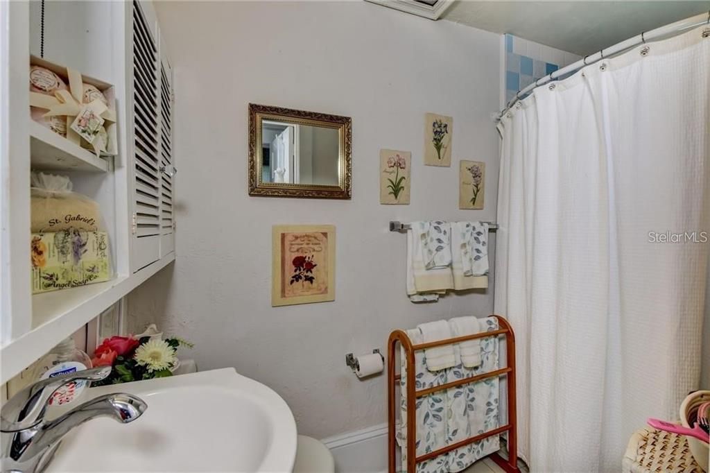 待售: $640,000 (0 贝兹, 0 浴室, 2403 平方英尺)