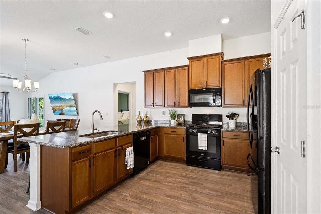 待售: $369,000 (3 贝兹, 2 浴室, 1788 平方英尺)