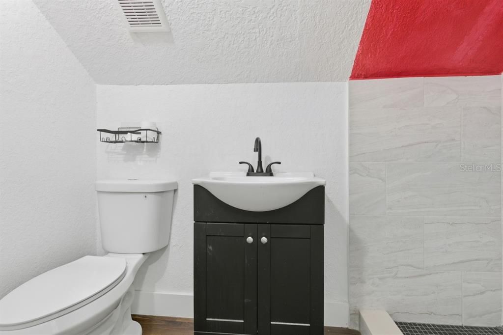 Active With Contract: $238,000 (4 beds, 3 baths, 1836 Square Feet)