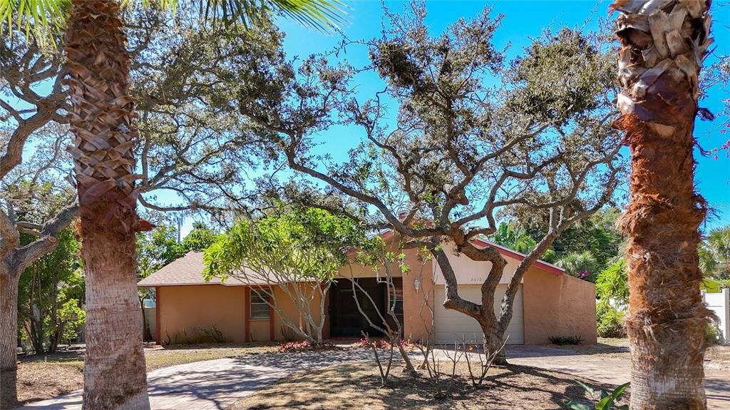 合同活跃: $400,000 (3 贝兹, 2 浴室, 1623 平方英尺)