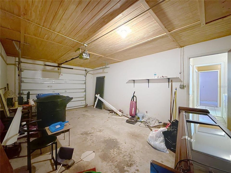 合同活跃: $400,000 (3 贝兹, 2 浴室, 1623 平方英尺)