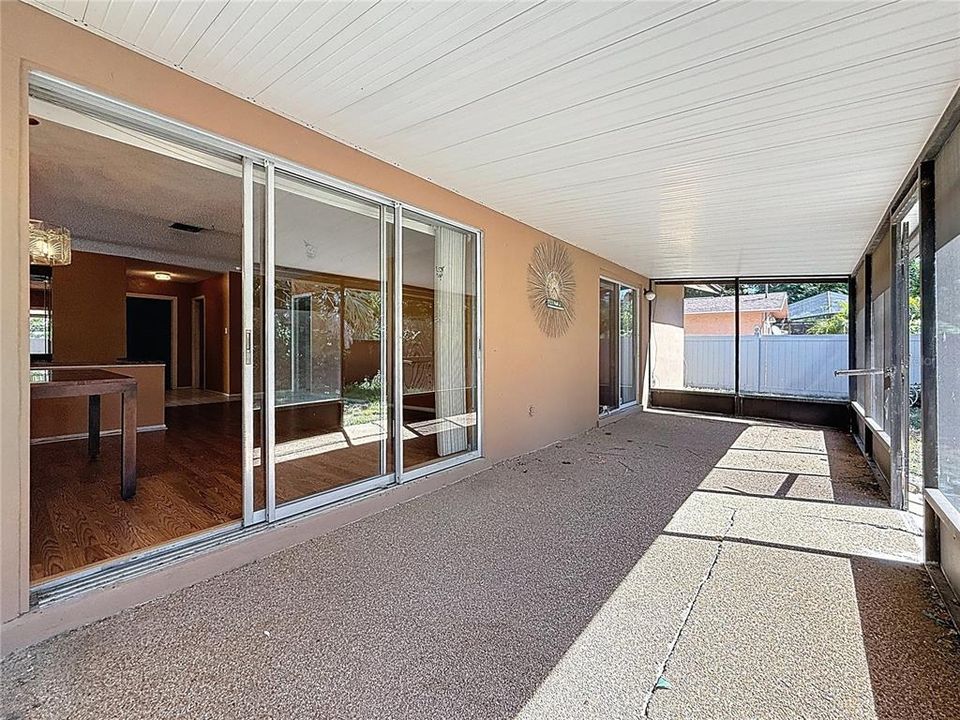 合同活跃: $400,000 (3 贝兹, 2 浴室, 1623 平方英尺)