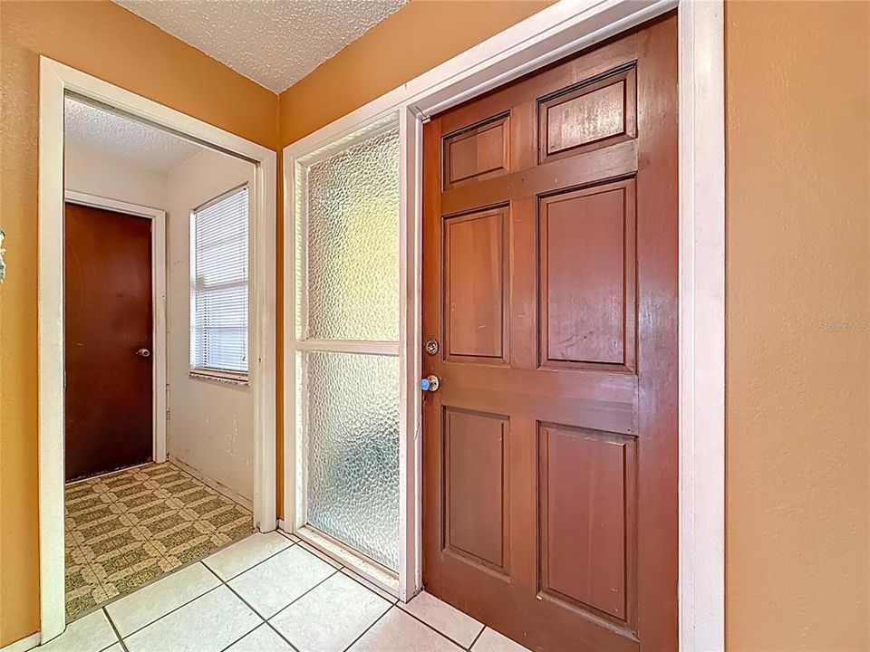 合同活跃: $400,000 (3 贝兹, 2 浴室, 1623 平方英尺)