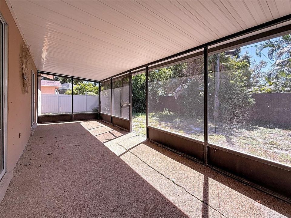 合同活跃: $400,000 (3 贝兹, 2 浴室, 1623 平方英尺)