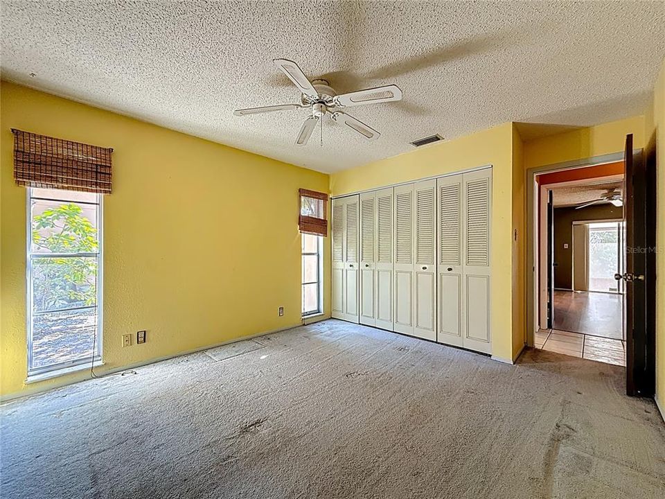 合同活跃: $400,000 (3 贝兹, 2 浴室, 1623 平方英尺)