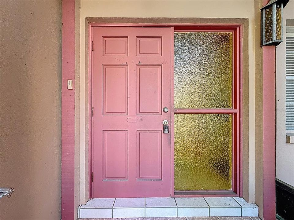 合同活跃: $400,000 (3 贝兹, 2 浴室, 1623 平方英尺)