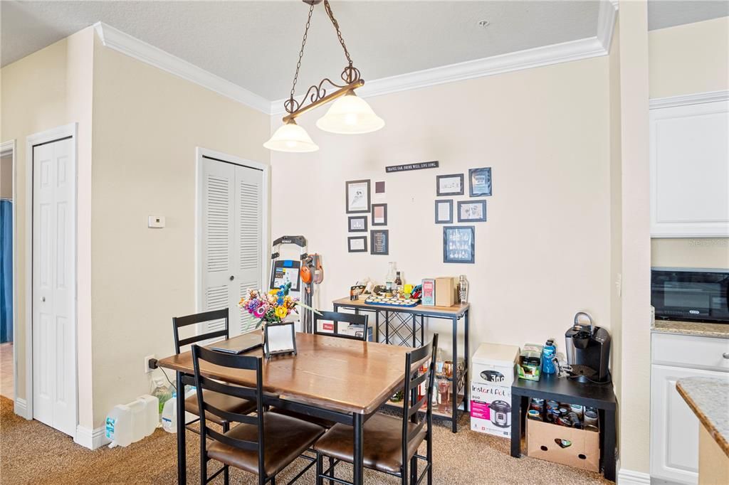 En Venta: $274,000 (2 camas, 2 baños, 1276 Pies cuadrados)