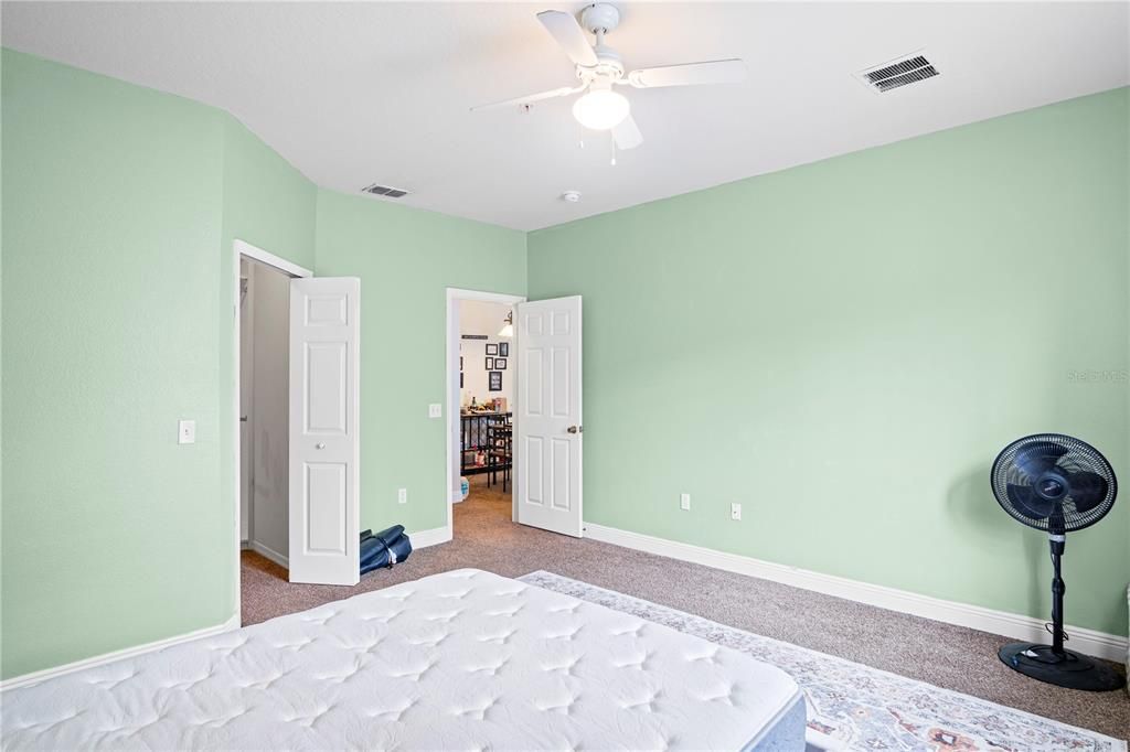 En Venta: $274,000 (2 camas, 2 baños, 1276 Pies cuadrados)