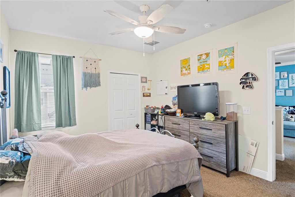 En Venta: $274,000 (2 camas, 2 baños, 1276 Pies cuadrados)