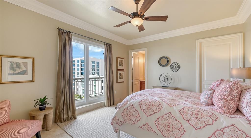 На продажу: $4,500,000 (3 спален, 4 ванн, 3377 Квадратных фут)