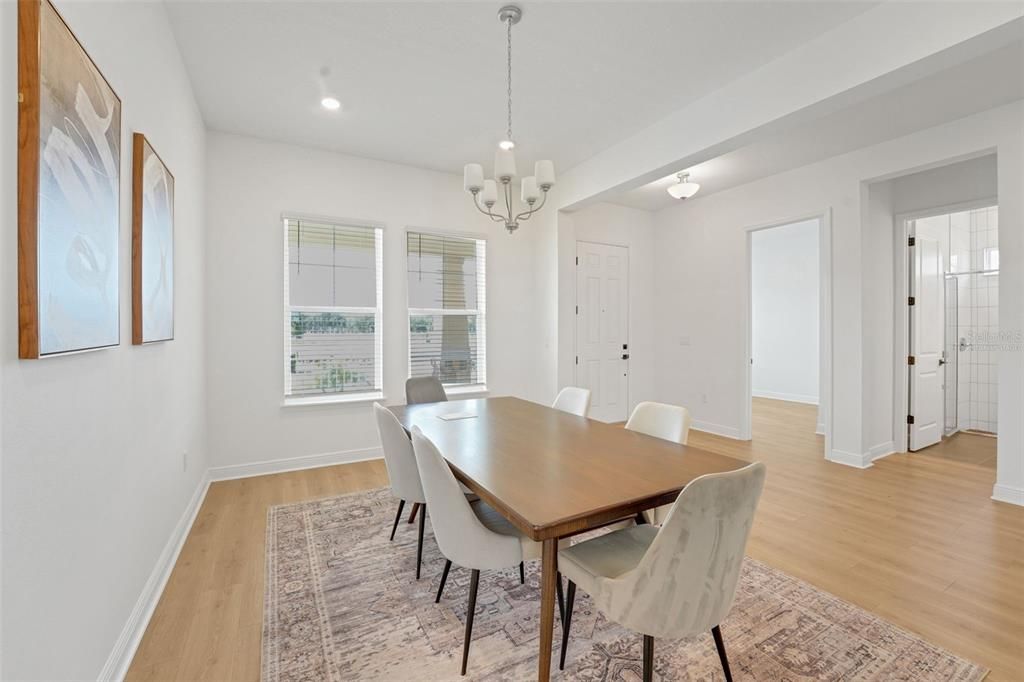 En Venta: $1,075,990 (6 camas, 4 baños, 3550 Pies cuadrados)