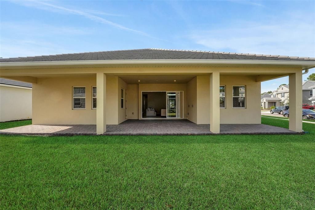 En Venta: $1,075,990 (6 camas, 4 baños, 3550 Pies cuadrados)