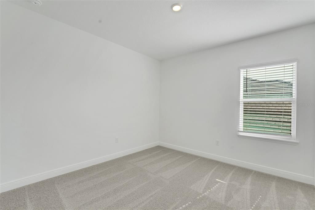 En Venta: $1,075,990 (6 camas, 4 baños, 3550 Pies cuadrados)