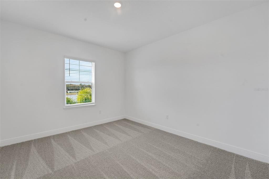 En Venta: $1,075,990 (6 camas, 4 baños, 3550 Pies cuadrados)