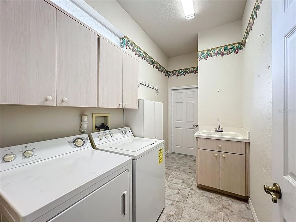 待售: $489,000 (3 贝兹, 3 浴室, 2355 平方英尺)