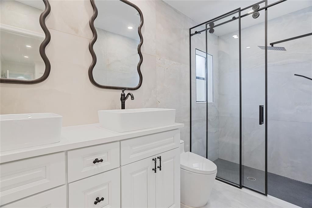 На продажу: $775,000 (4 спален, 2 ванн, 1952 Квадратных фут)