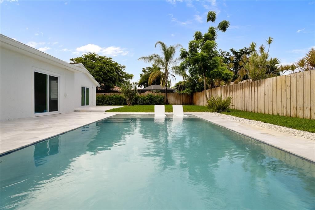 На продажу: $775,000 (4 спален, 2 ванн, 1952 Квадратных фут)