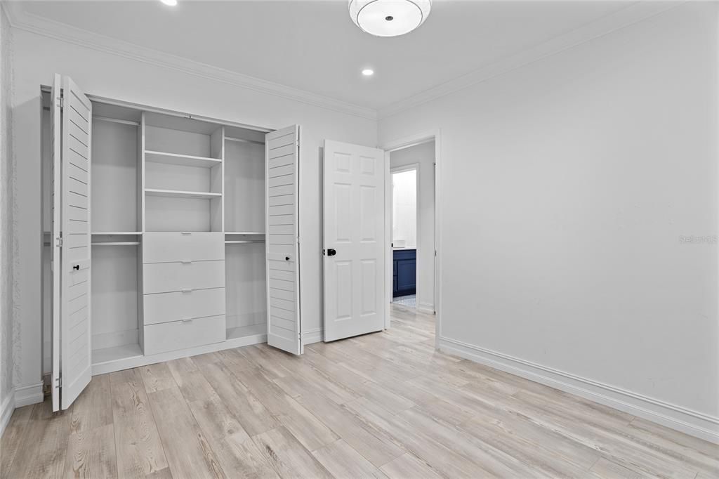 На продажу: $775,000 (4 спален, 2 ванн, 1952 Квадратных фут)