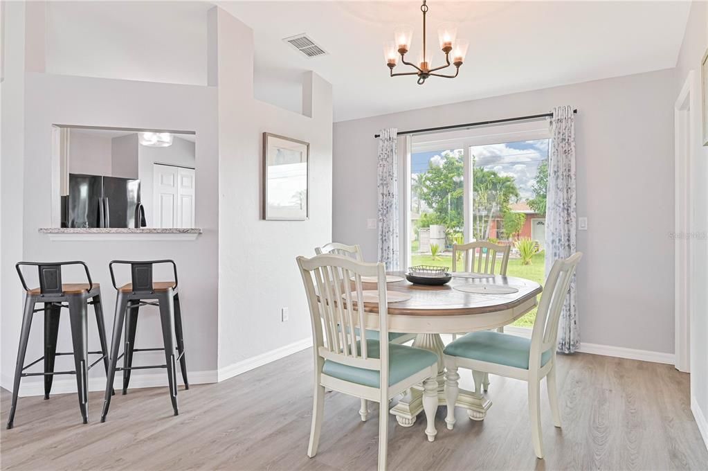 For Sale: $299,900 (3 beds, 2 baths, 1184 Square Feet)