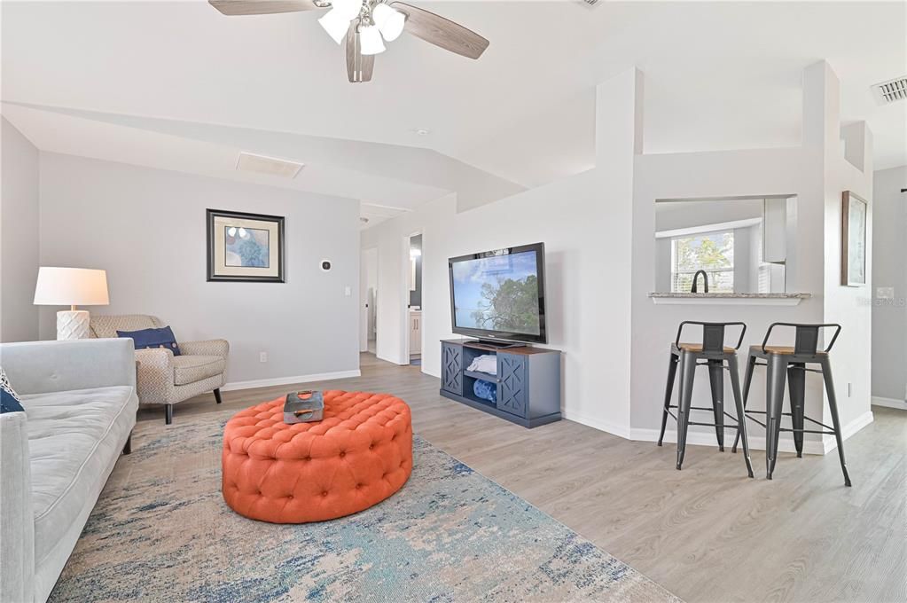 For Sale: $299,900 (3 beds, 2 baths, 1184 Square Feet)