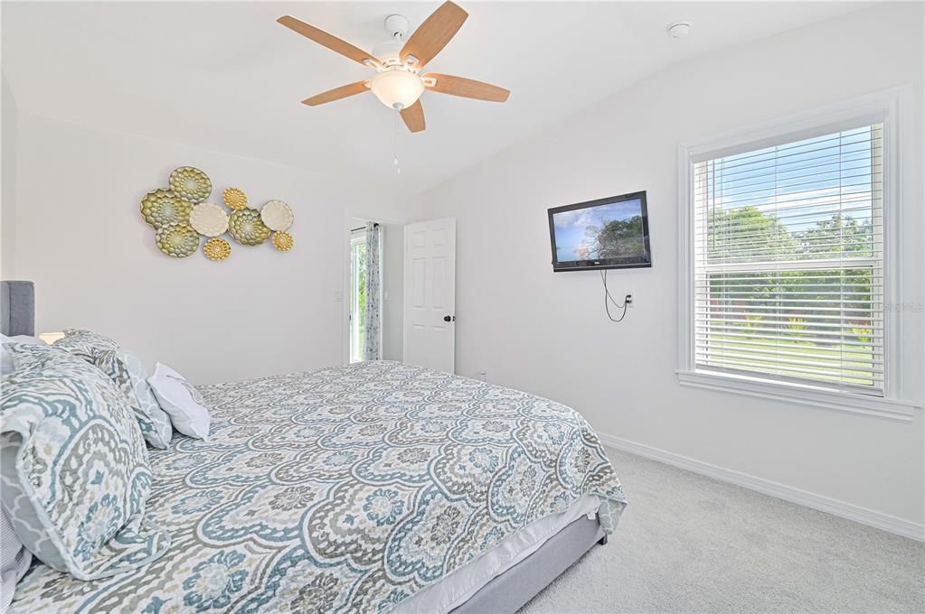 For Sale: $299,900 (3 beds, 2 baths, 1184 Square Feet)