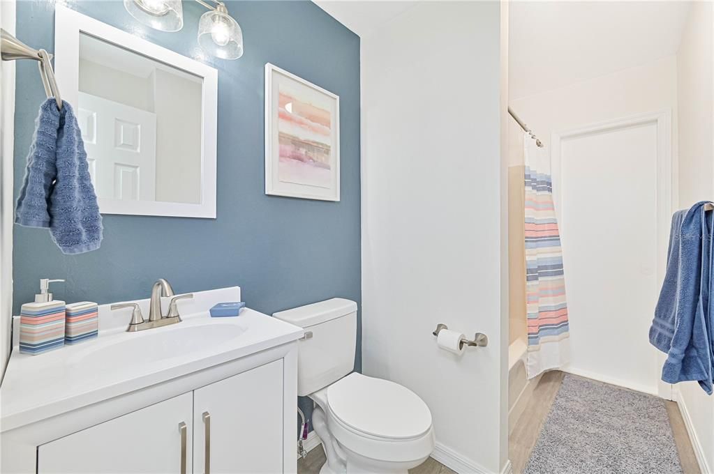 For Sale: $299,900 (3 beds, 2 baths, 1184 Square Feet)