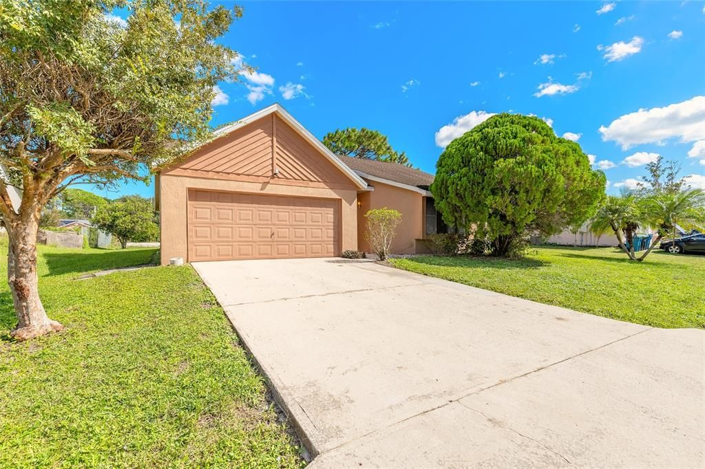 Active With Contract: $229,000 (3 beds, 2 baths, 1488 Square Feet)