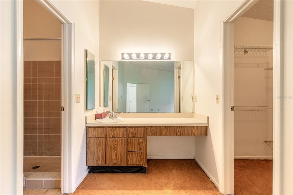 Active With Contract: $229,000 (3 beds, 2 baths, 1488 Square Feet)