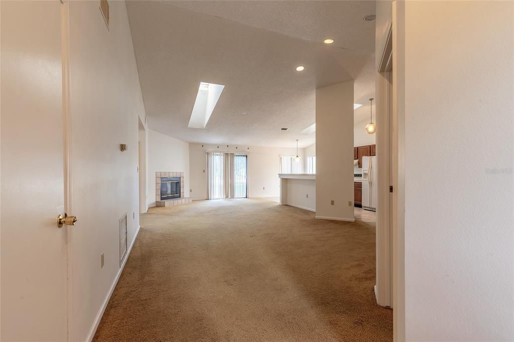 Active With Contract: $229,000 (3 beds, 2 baths, 1488 Square Feet)