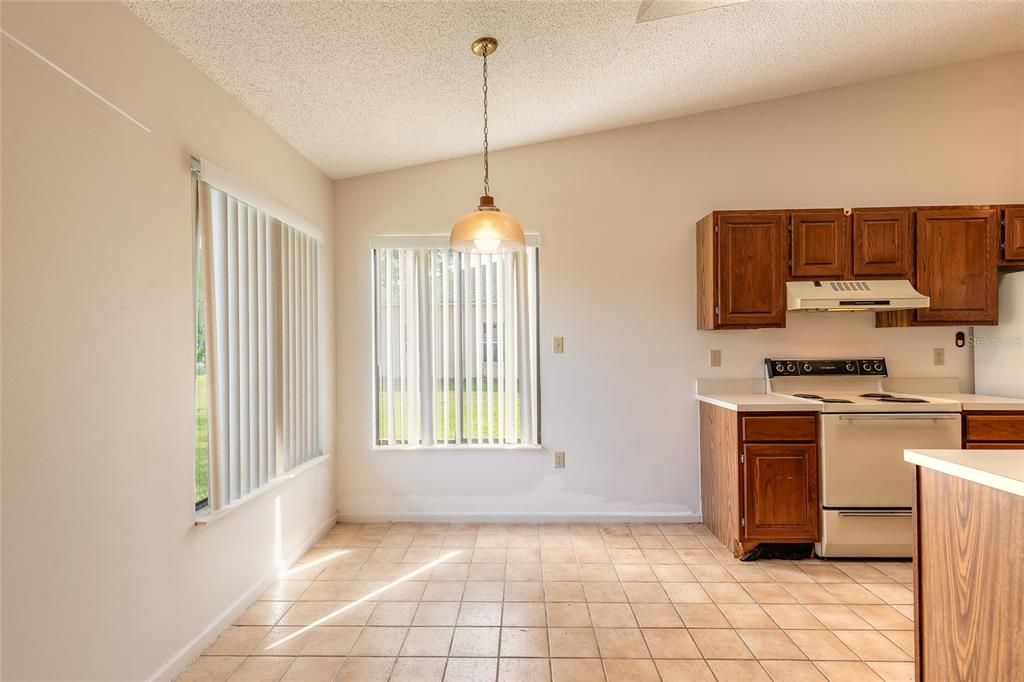 Active With Contract: $229,000 (3 beds, 2 baths, 1488 Square Feet)