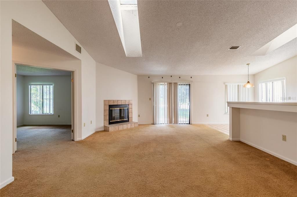 Active With Contract: $229,000 (3 beds, 2 baths, 1488 Square Feet)