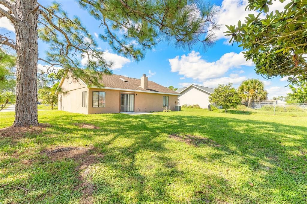 Active With Contract: $229,000 (3 beds, 2 baths, 1488 Square Feet)