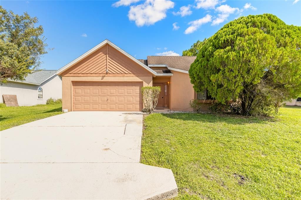 Active With Contract: $229,000 (3 beds, 2 baths, 1488 Square Feet)