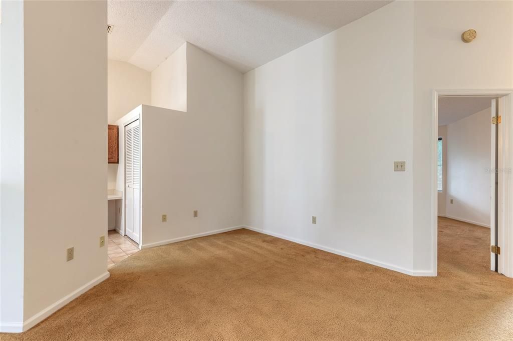 Active With Contract: $229,000 (3 beds, 2 baths, 1488 Square Feet)