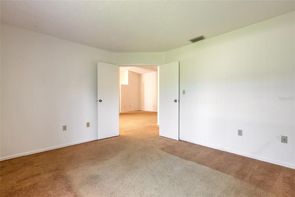 Active With Contract: $229,000 (3 beds, 2 baths, 1488 Square Feet)